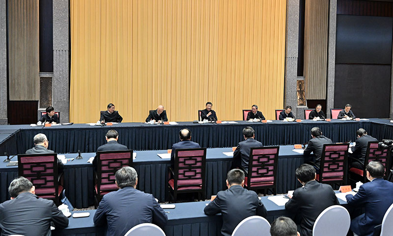 11月30日上午，中共中央總書記、國家主席、中央軍委主席習近平在上海主持召開深入推進長三角一體化發(fā)展座談會并發(fā)表重要講話。